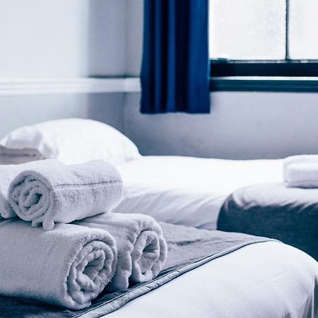 Bridgewood House Hotel Stafford Esterno foto