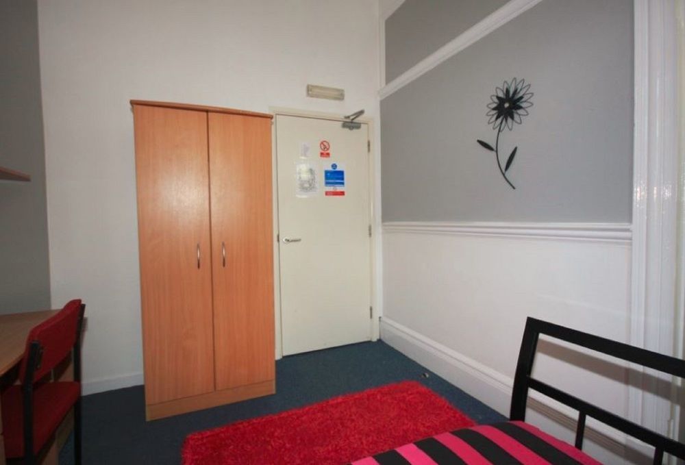 Bridgewood House Hotel Stafford Esterno foto