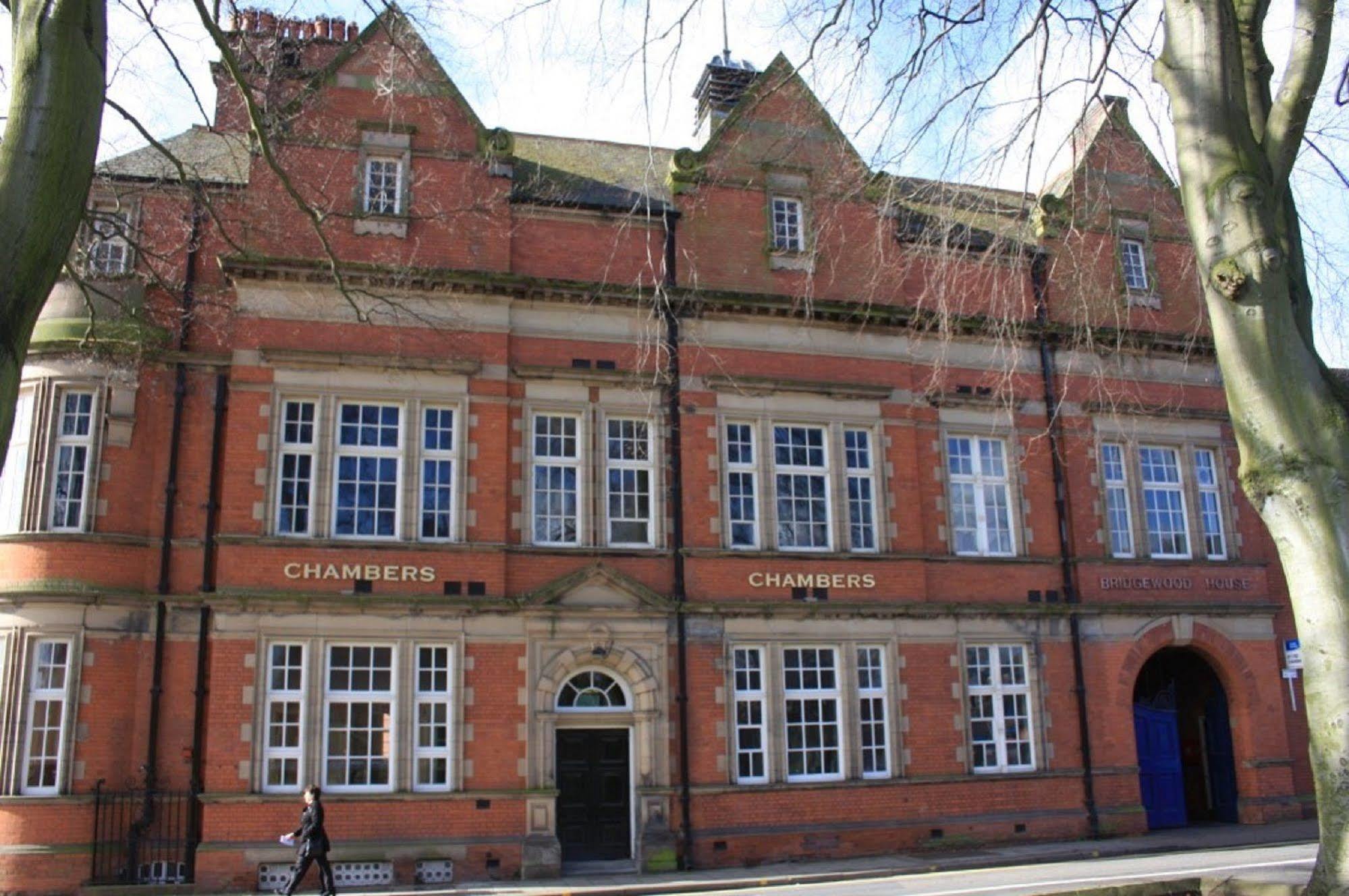 Bridgewood House Hotel Stafford Esterno foto